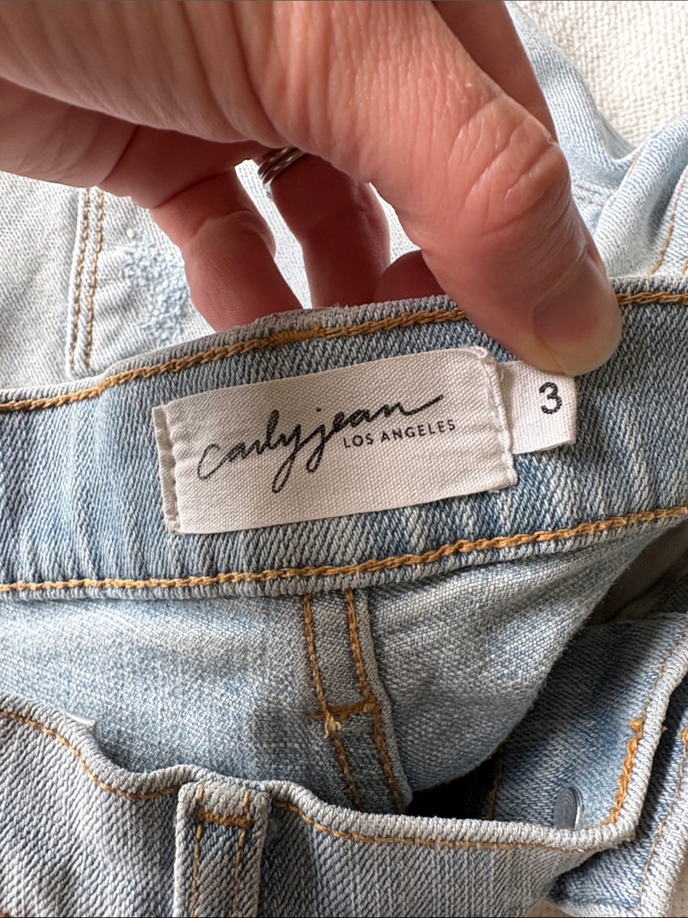 Carly Jean Los Angeles Holland Wide-Leg Jeans in light slightly distressed wash - Picture 6 of 8